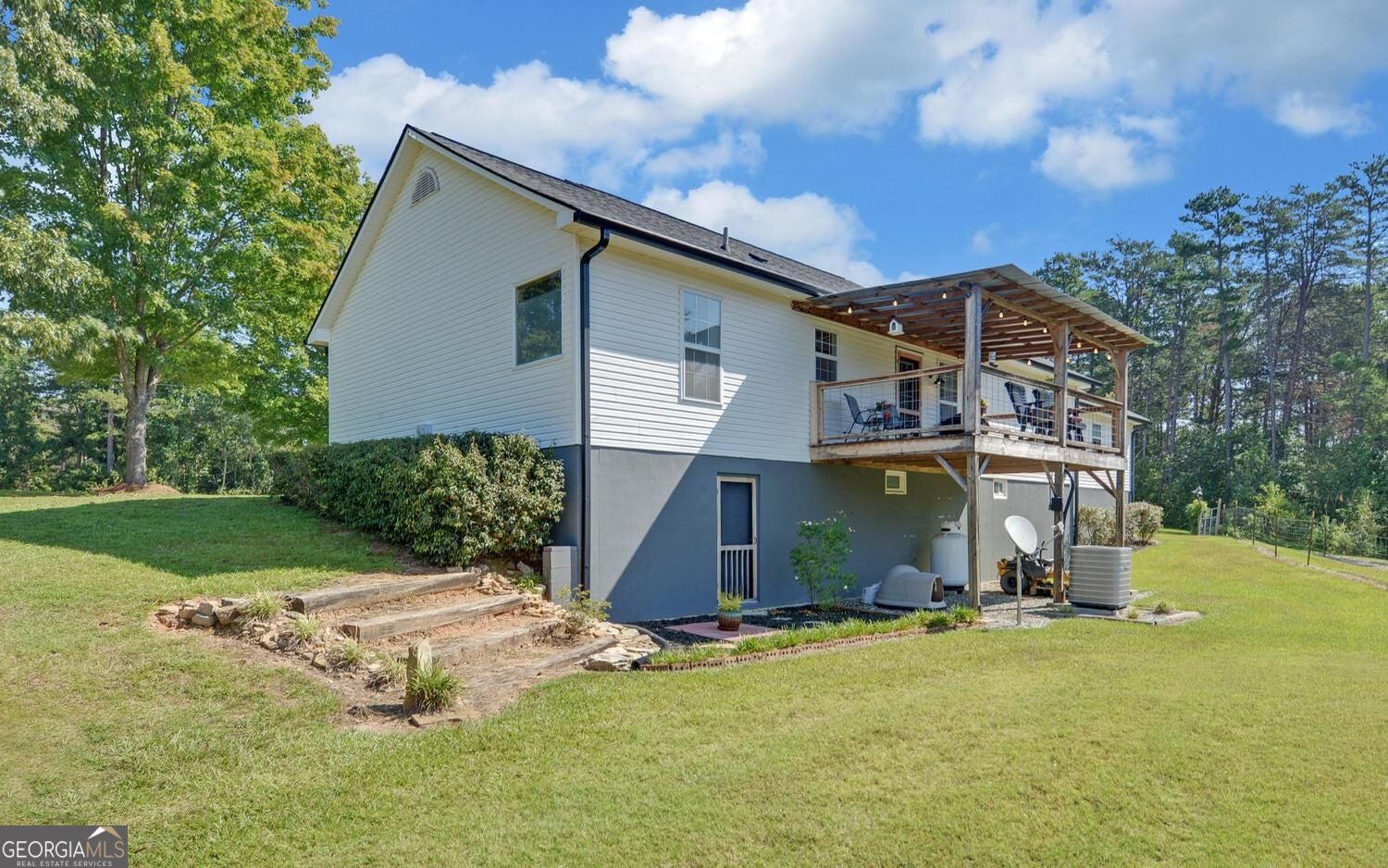 4264 Highway 105
