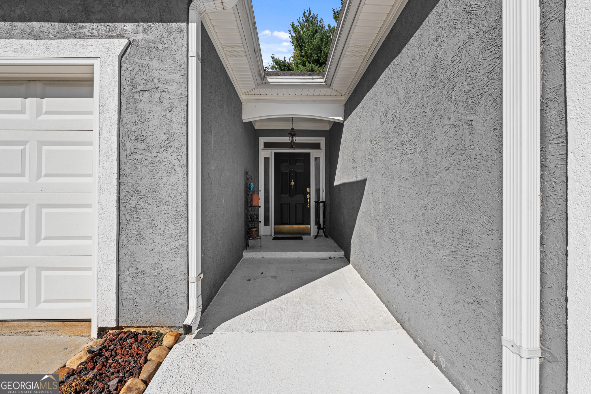 208 Riviera CT