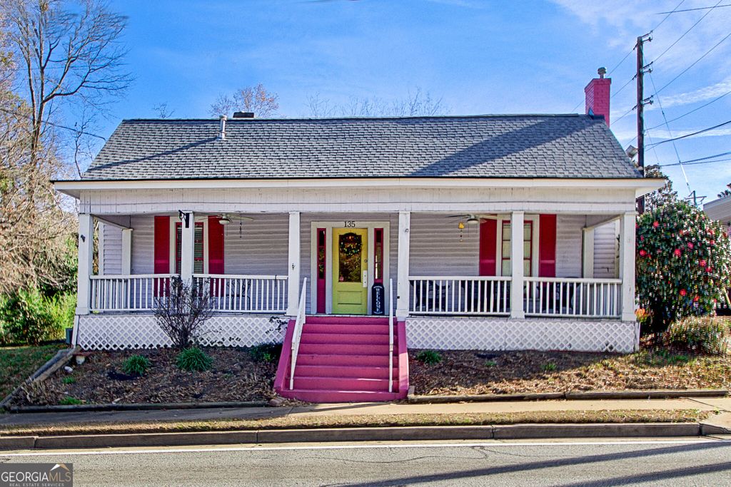 Photo of 135 Glynn Street N, Fayetteville, GA 30214 (MLS # 10667376)