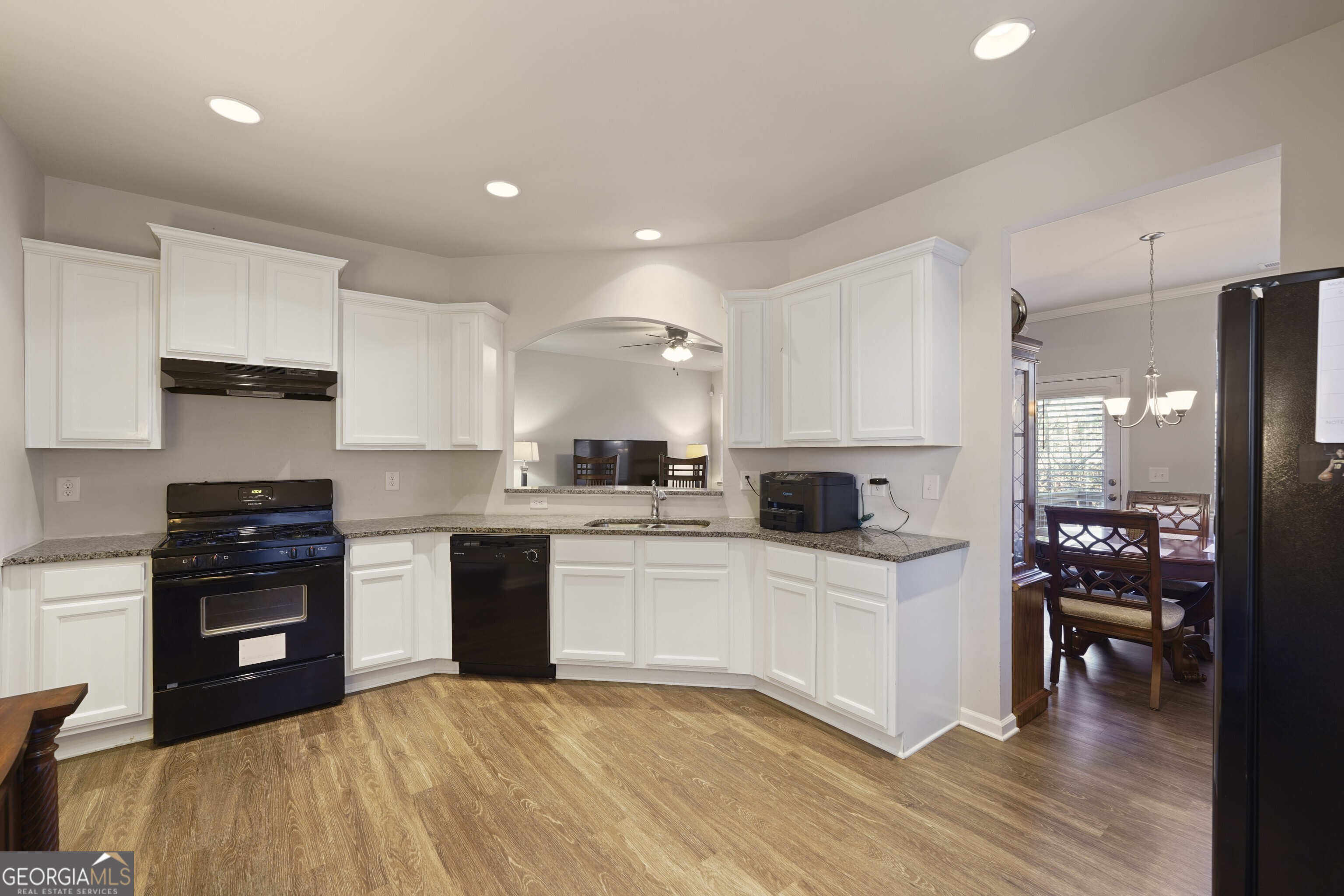 Canton, Georgia 30115, United States, 4 Bedrooms Bedrooms, ,4 BathroomsBathrooms,Residential,Pending,20717