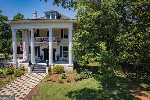 A home in Lagrange