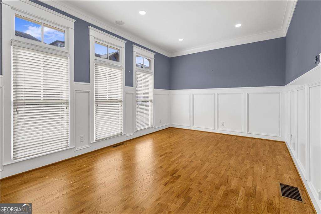 2145 W Village XING SE