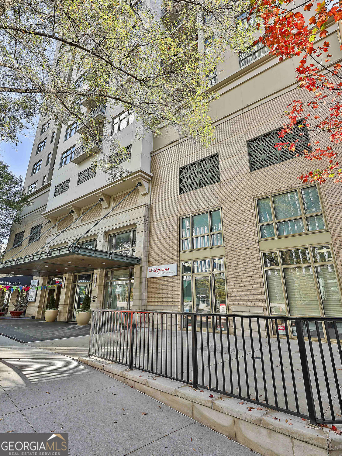 565 Peachtree ST NE