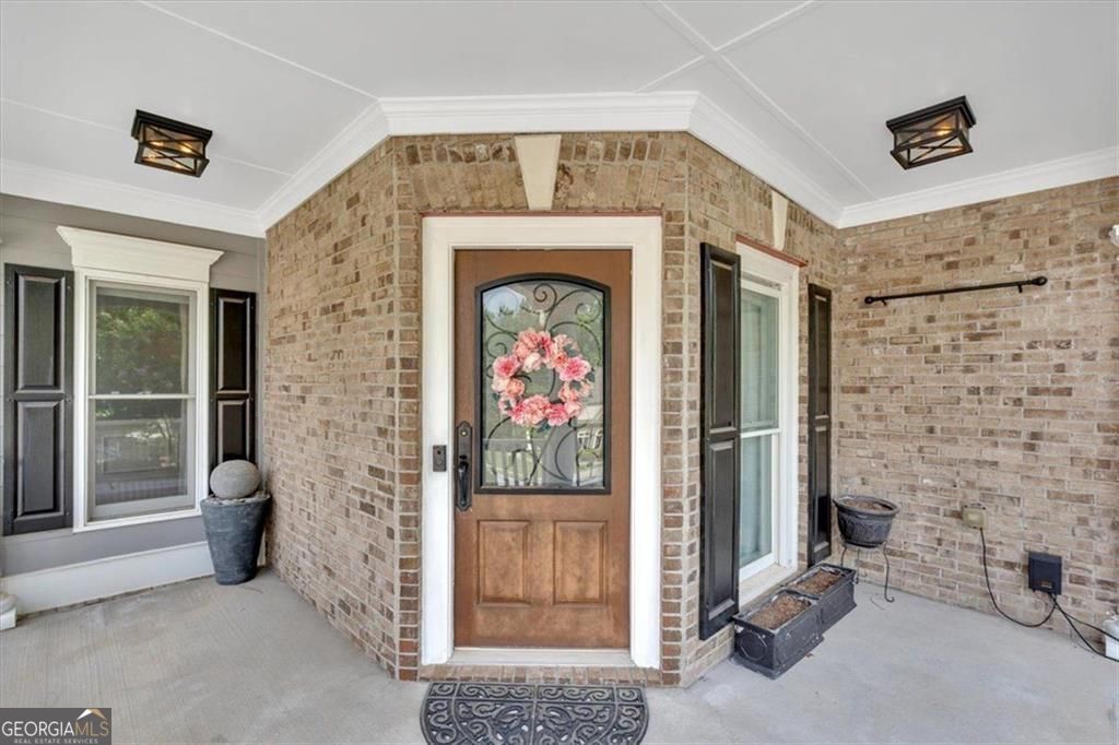 212 Thorncliff WAY