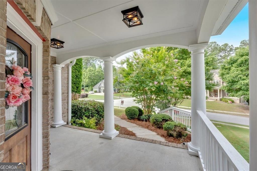 212 Thorncliff WAY
