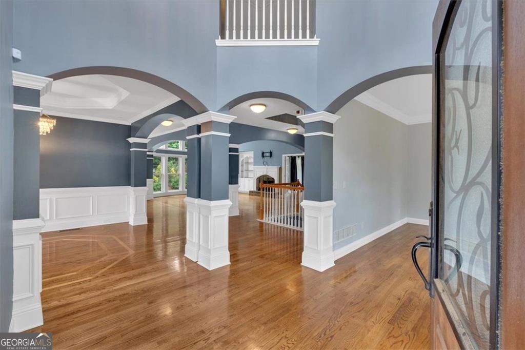 212 Thorncliff WAY