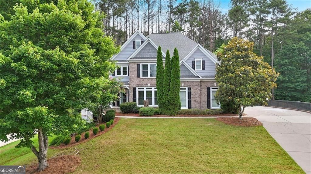 212 Thorncliff WAY