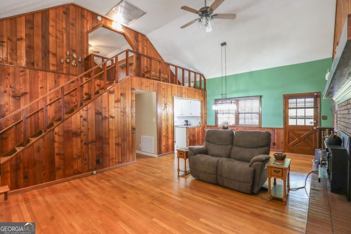 321 S Steele Bridge RD
