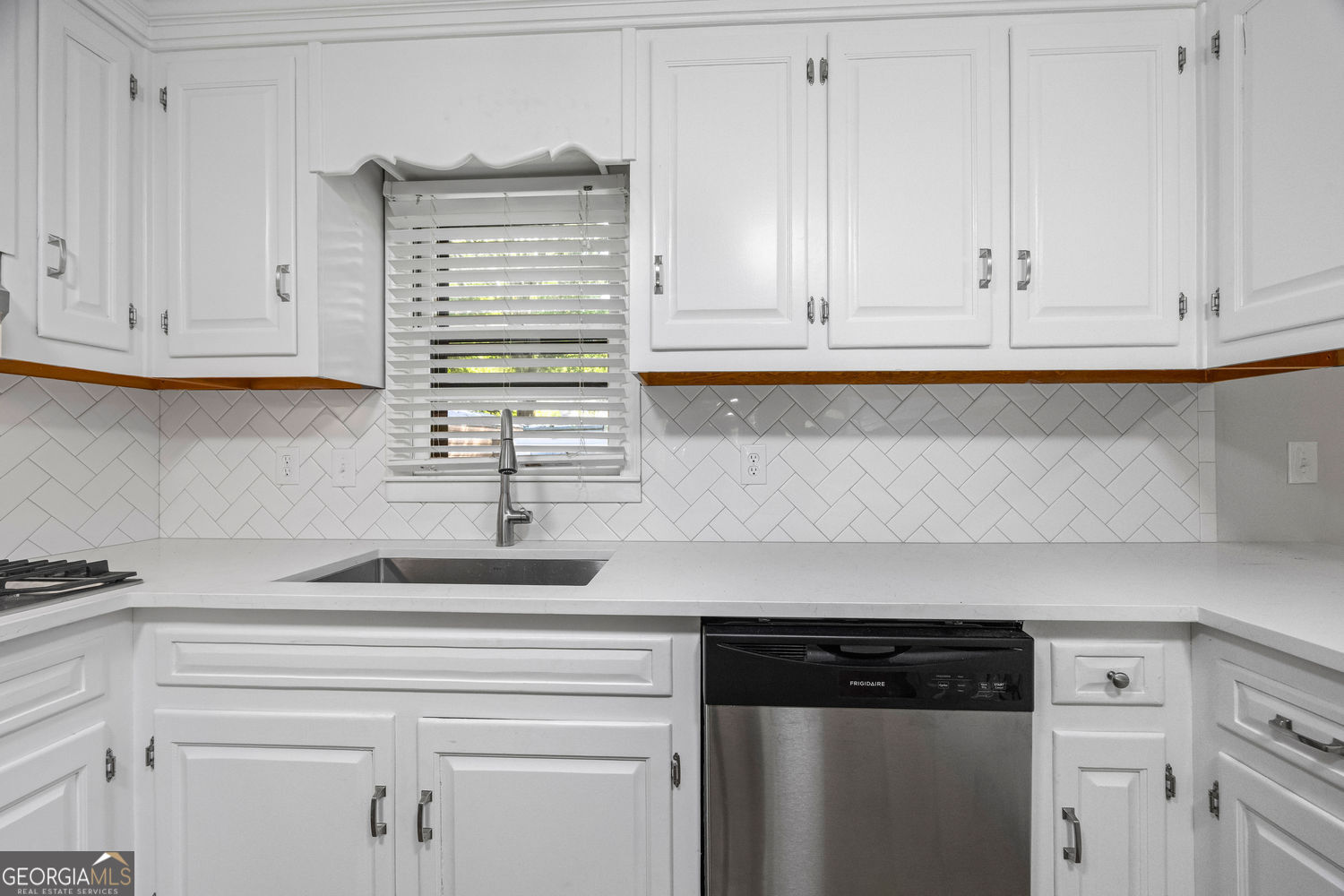 Toccoa, Georgia 30577, United States, 3 Bedrooms Bedrooms, ,2 BathroomsBathrooms,Residential,Active,205398