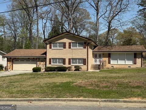 Photo of 340 SW Lisa Court, Atlanta, GA 30311 (MLS # 10716309)