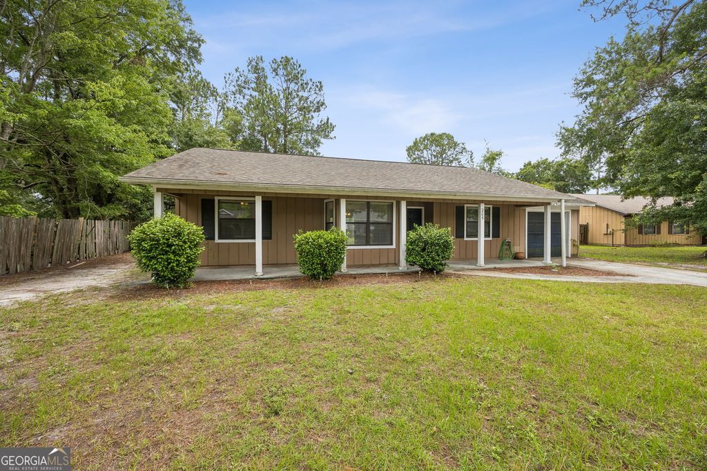 Photo of 205 Somerset Road, Saint Marys, GA 31558 (MLS # 10782116)