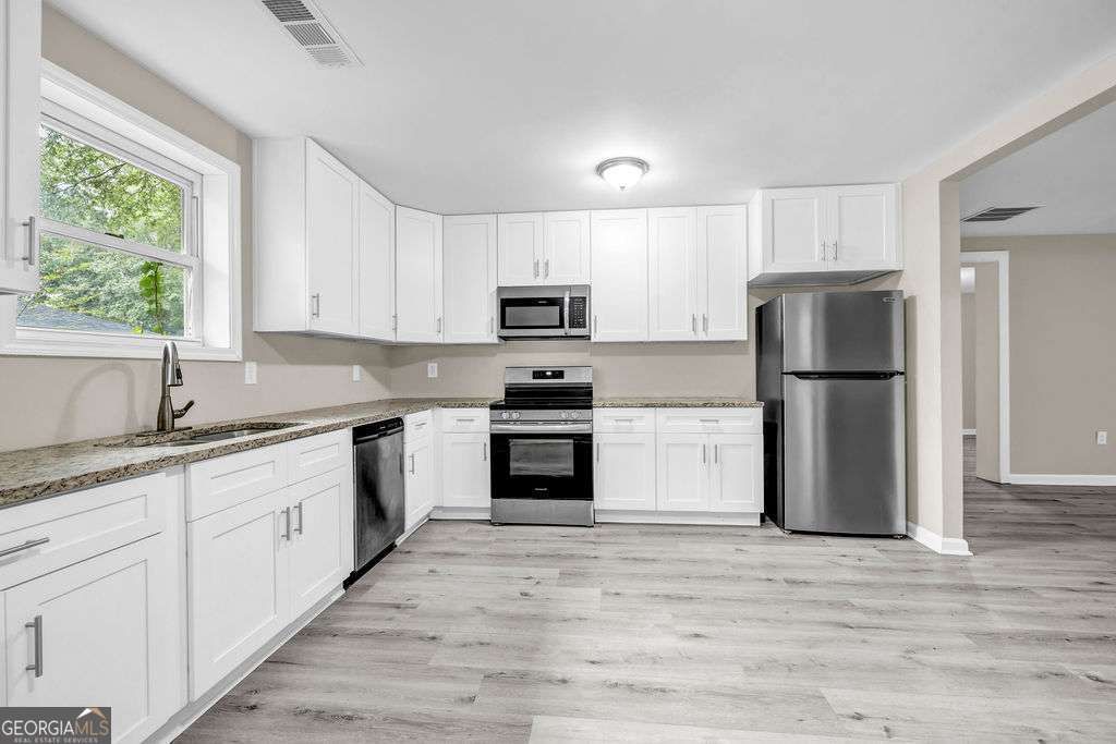 Photo of 305 S 18th Street, Griffin, GA 30224 (MLS # 10652587)