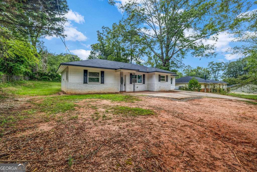 Photo of 305 S 18th Street, Griffin, GA 30224 (MLS # 10652587)