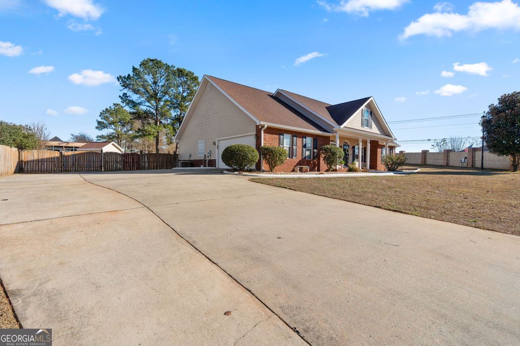Photo of 101 Bay Laurel Circle, Warner Robins, GA 31088 (MLS # 10674107)