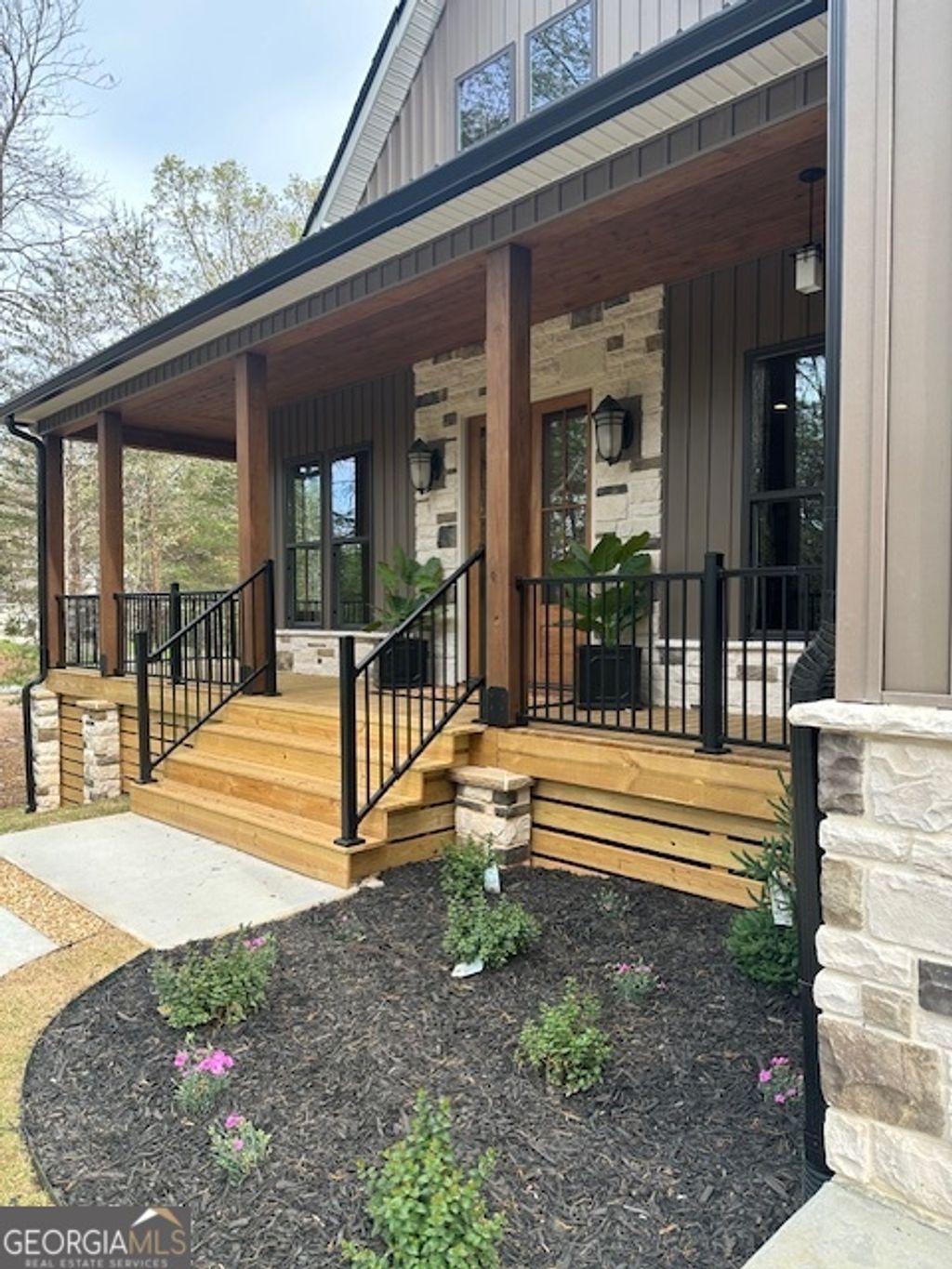 Photo of 1050 Rainbow Circle, Cleveland, GA 30528 (MLS # 10731340)