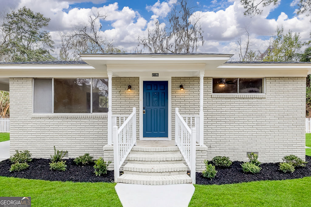 2105 Saint Johns AVE