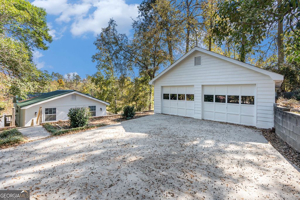 Photo of 201 Cherokee Drive, Jackson, GA 30233 (MLS # 10631417)