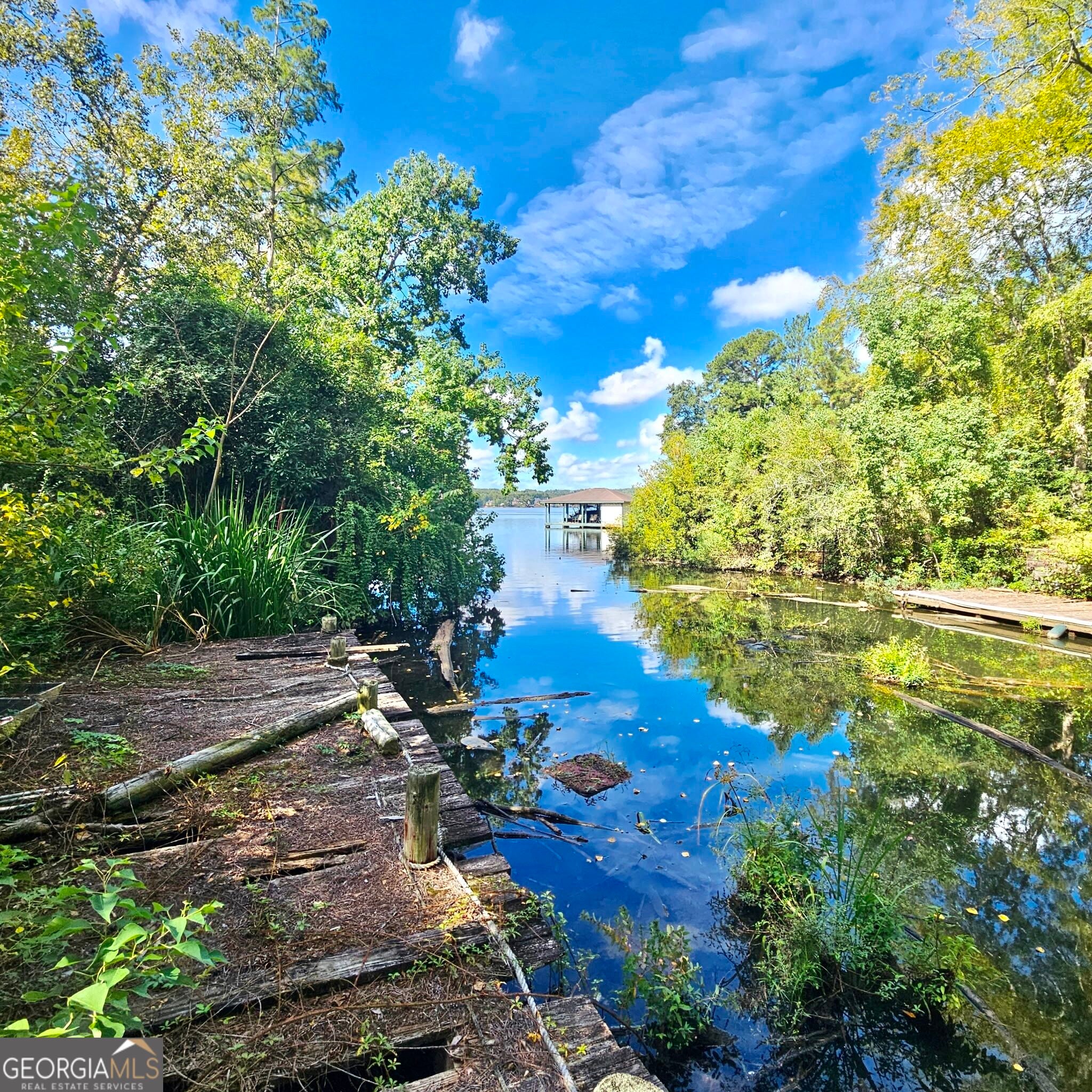 222 Cascade RD