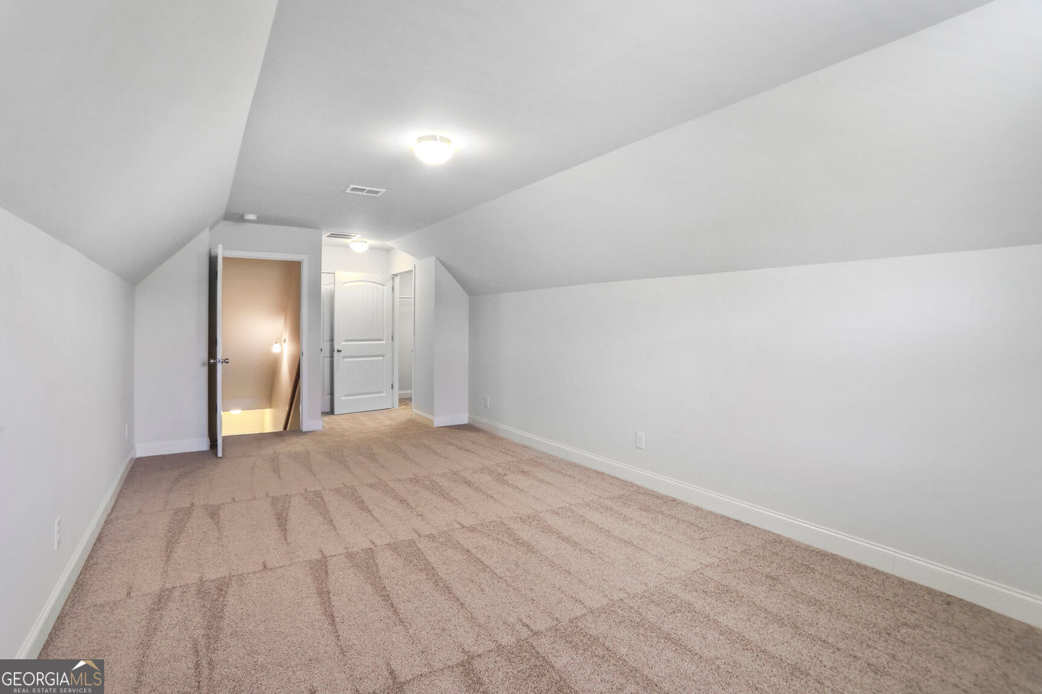 Cumming, Georgia 30040, United States, 3 Bedrooms Bedrooms, ,2 BathroomsBathrooms,Residential,Pending,126513