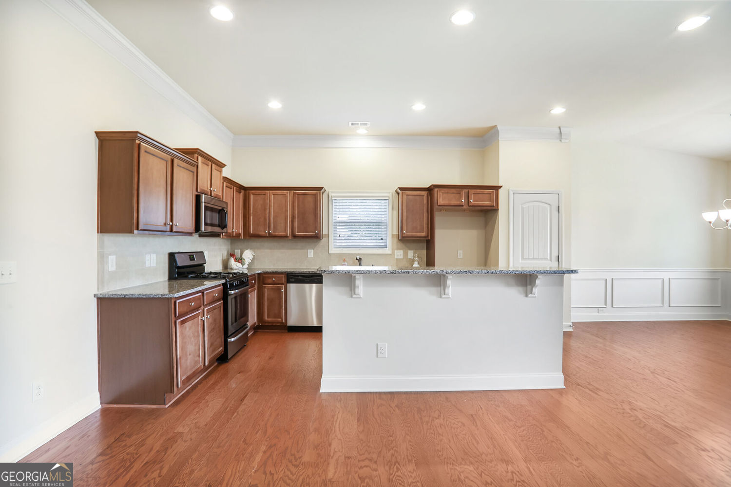 Cumming, Georgia 30040, United States, 3 Bedrooms Bedrooms, ,2 BathroomsBathrooms,Residential,Pending,126513