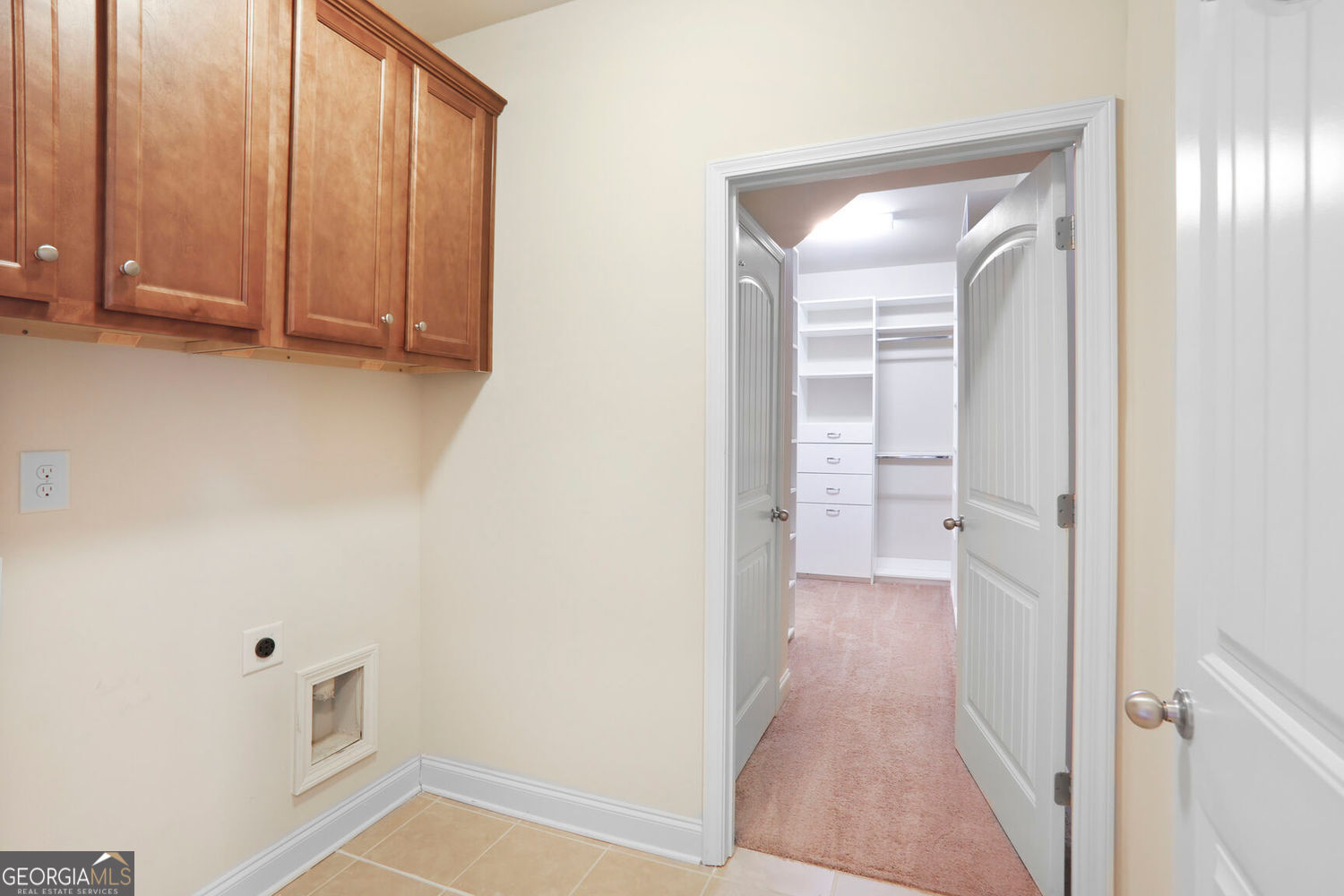 Cumming, Georgia 30040, United States, 3 Bedrooms Bedrooms, ,2 BathroomsBathrooms,Residential,Pending,126513