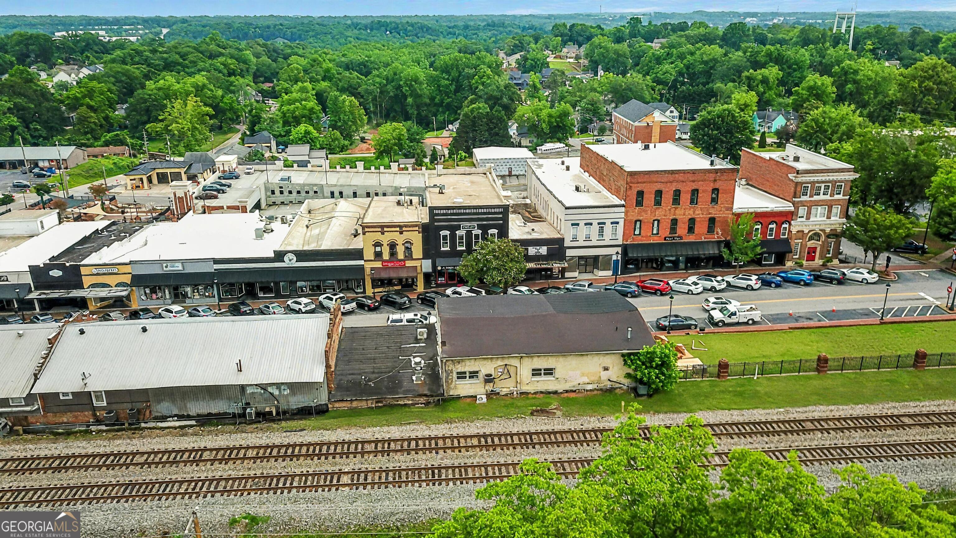 37 E Main ST