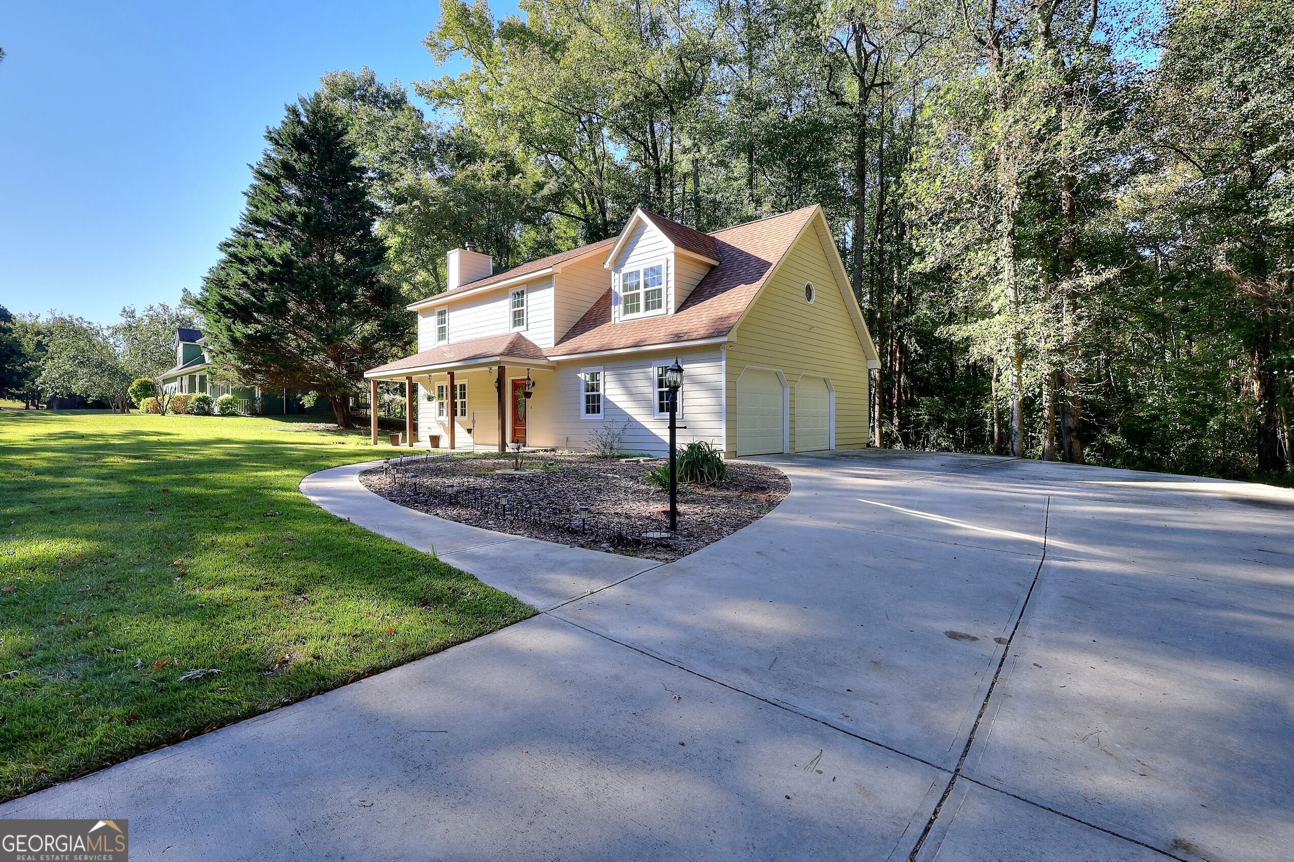 1826 Patricia LN