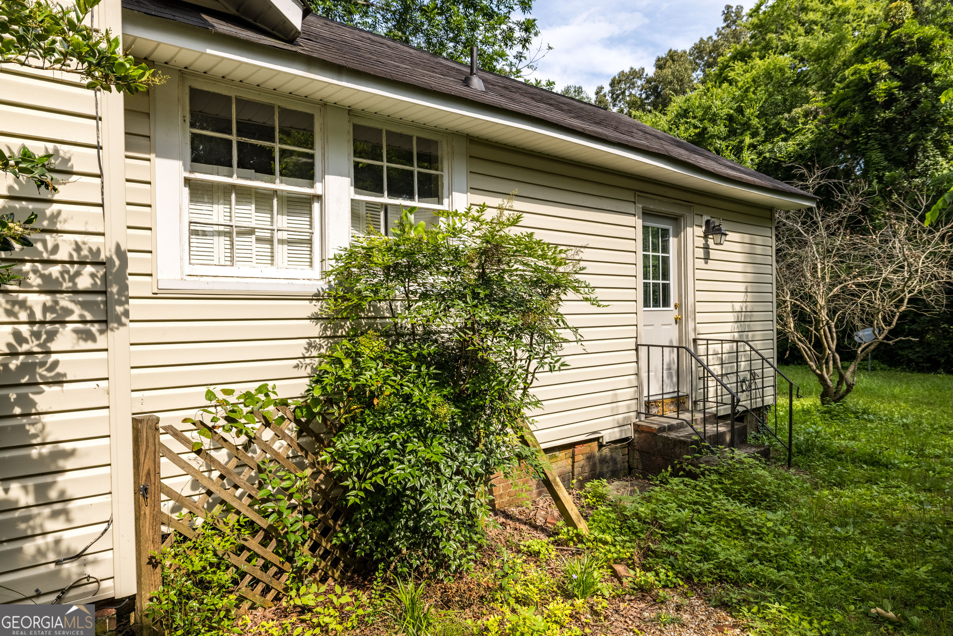 204 Oakwood ST NW