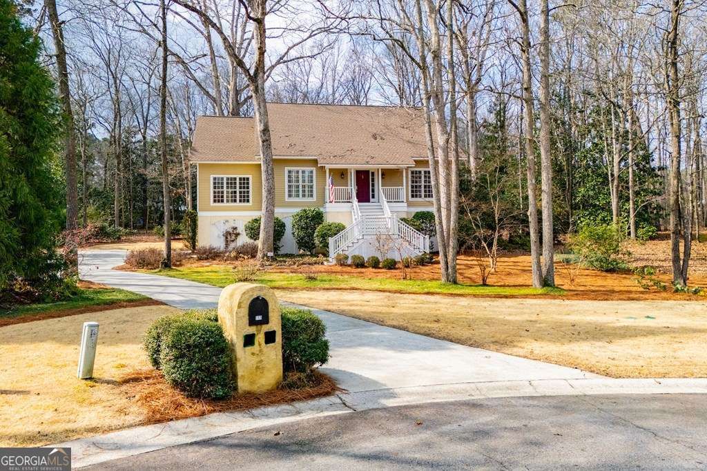 Photo of 211 Habersham Place, Carrollton, GA 30117 (MLS # 10698276)