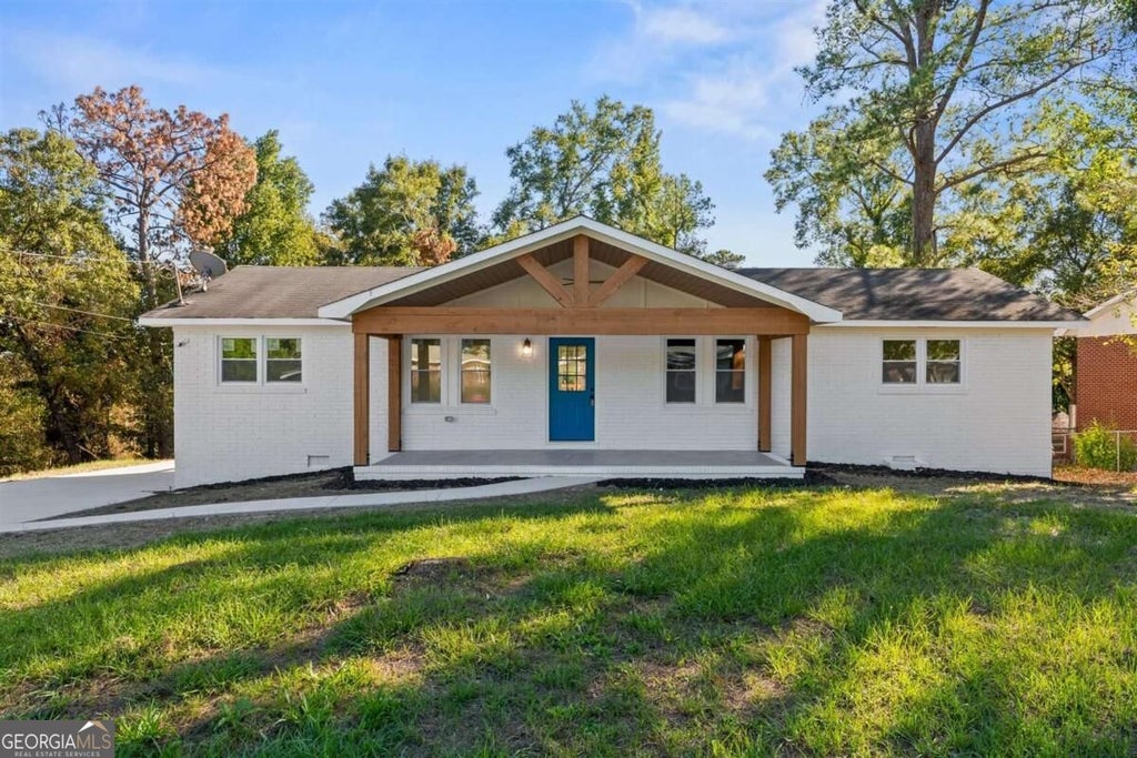 Photo of 3376 Woodcrest Road, Macon, GA 31206 (MLS # 10876175)
