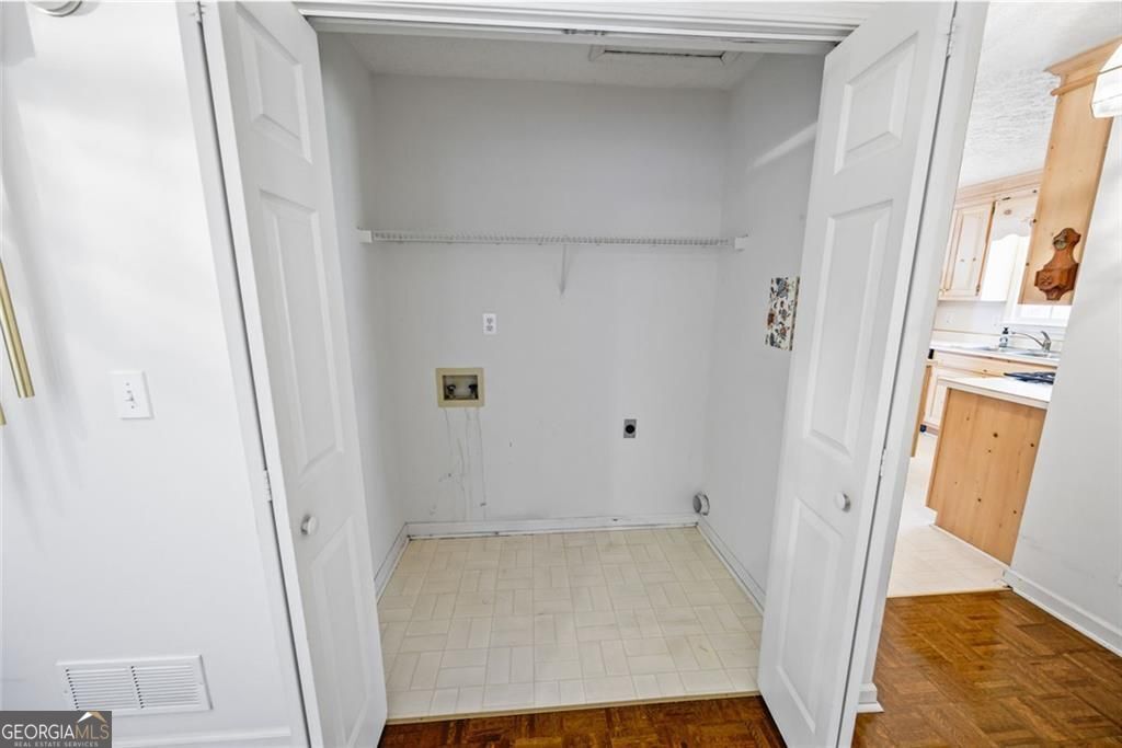 Laurel Lake - Residential