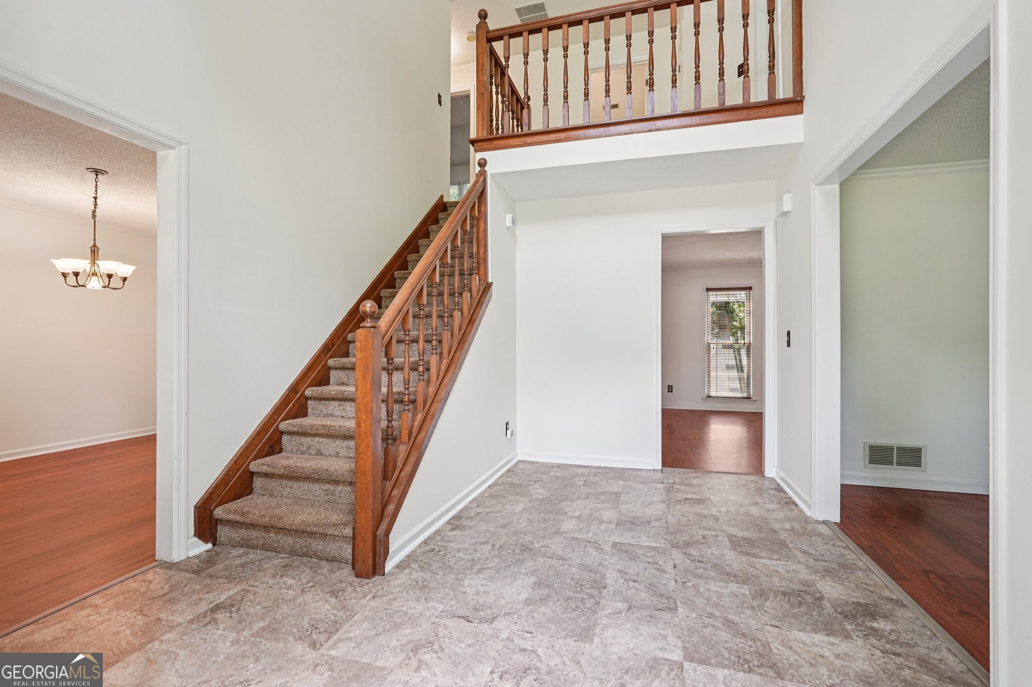 1047 Retner DR SW