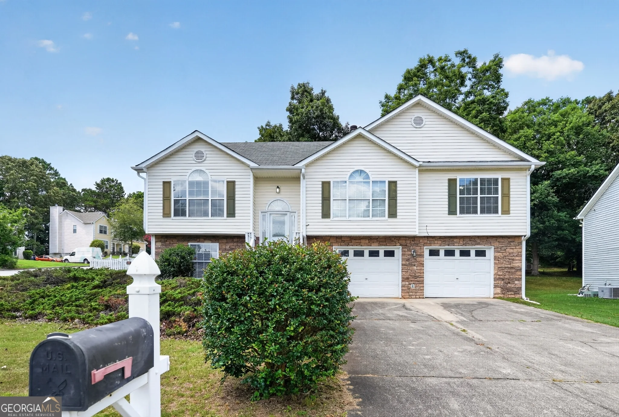 10683 Redbud Lane