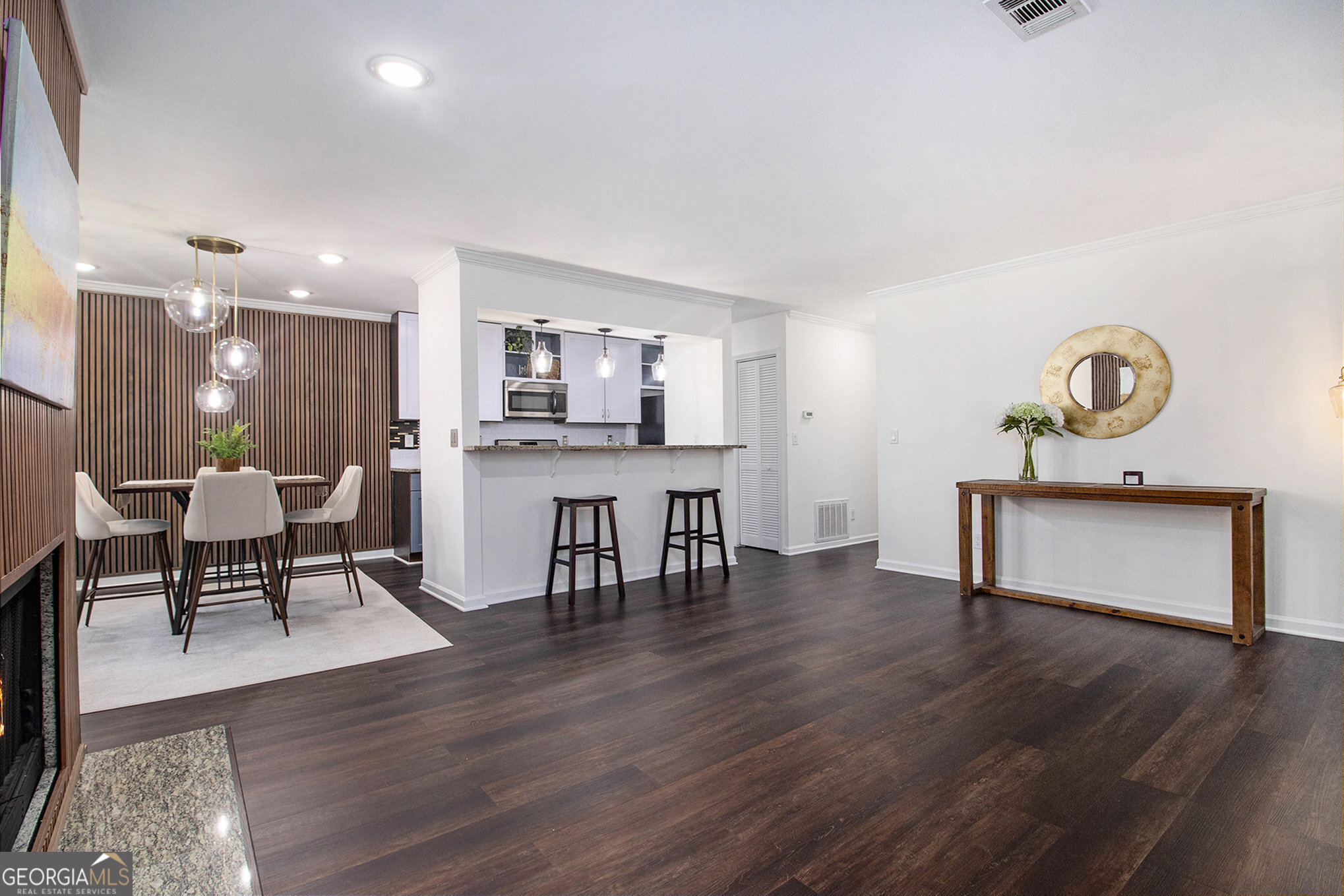 1538 Chantilly DR NE 234
