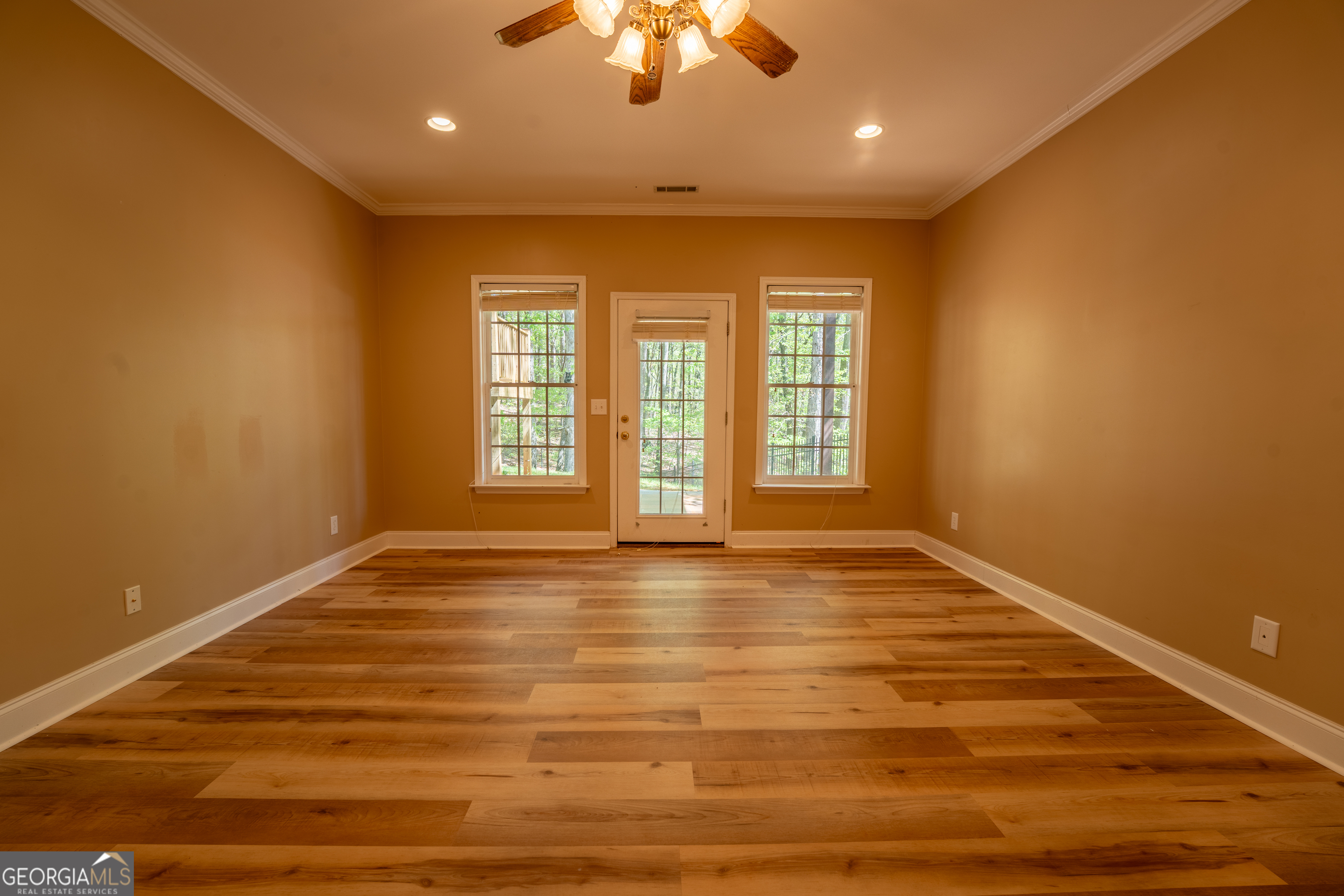 Clarkesville, Georgia 30523, United States, 5 Bedrooms Bedrooms, ,5 BathroomsBathrooms,Residential,Active,109158