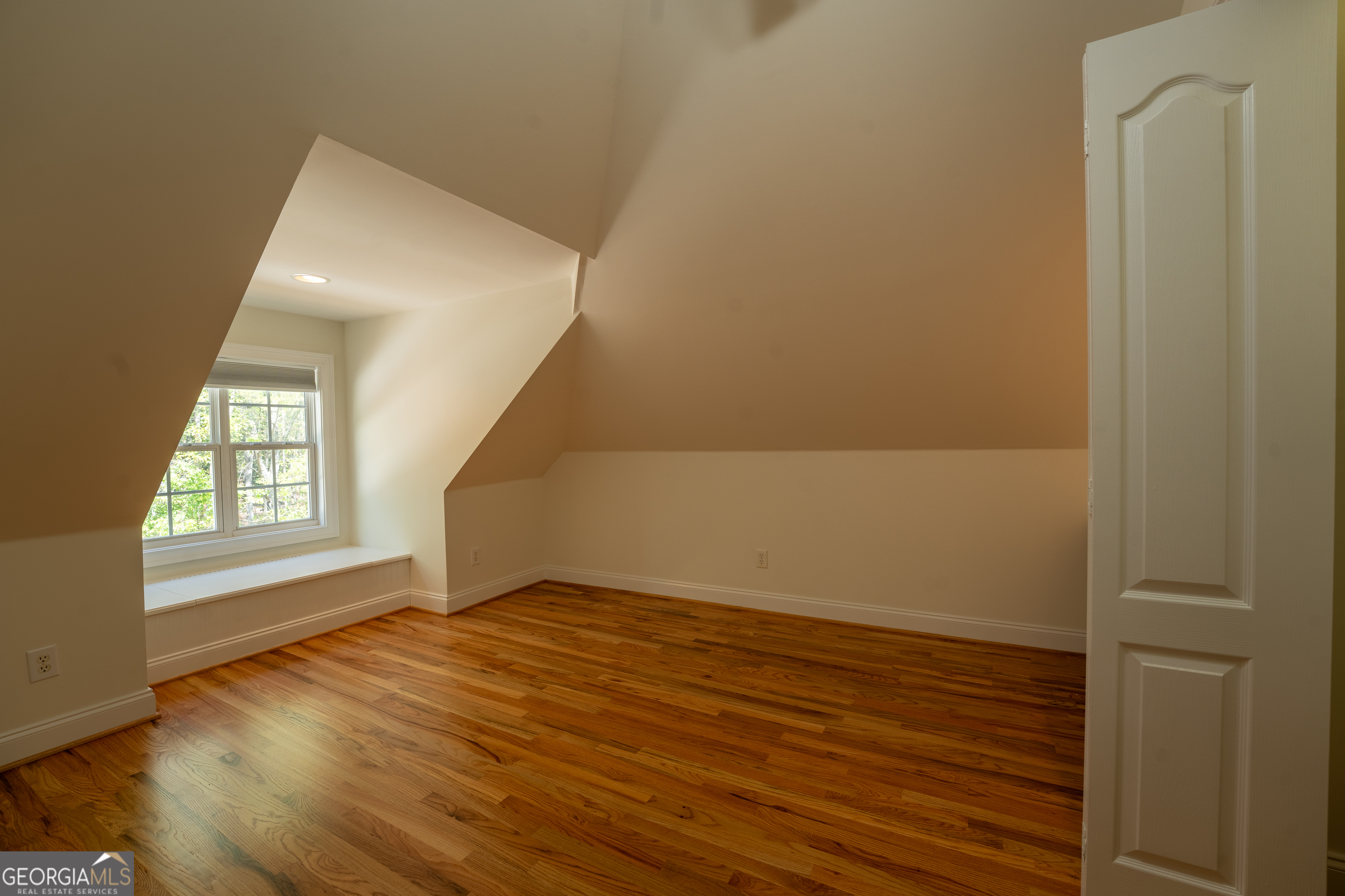 Clarkesville, Georgia 30523, United States, 5 Bedrooms Bedrooms, ,5 BathroomsBathrooms,Residential,Active,109158