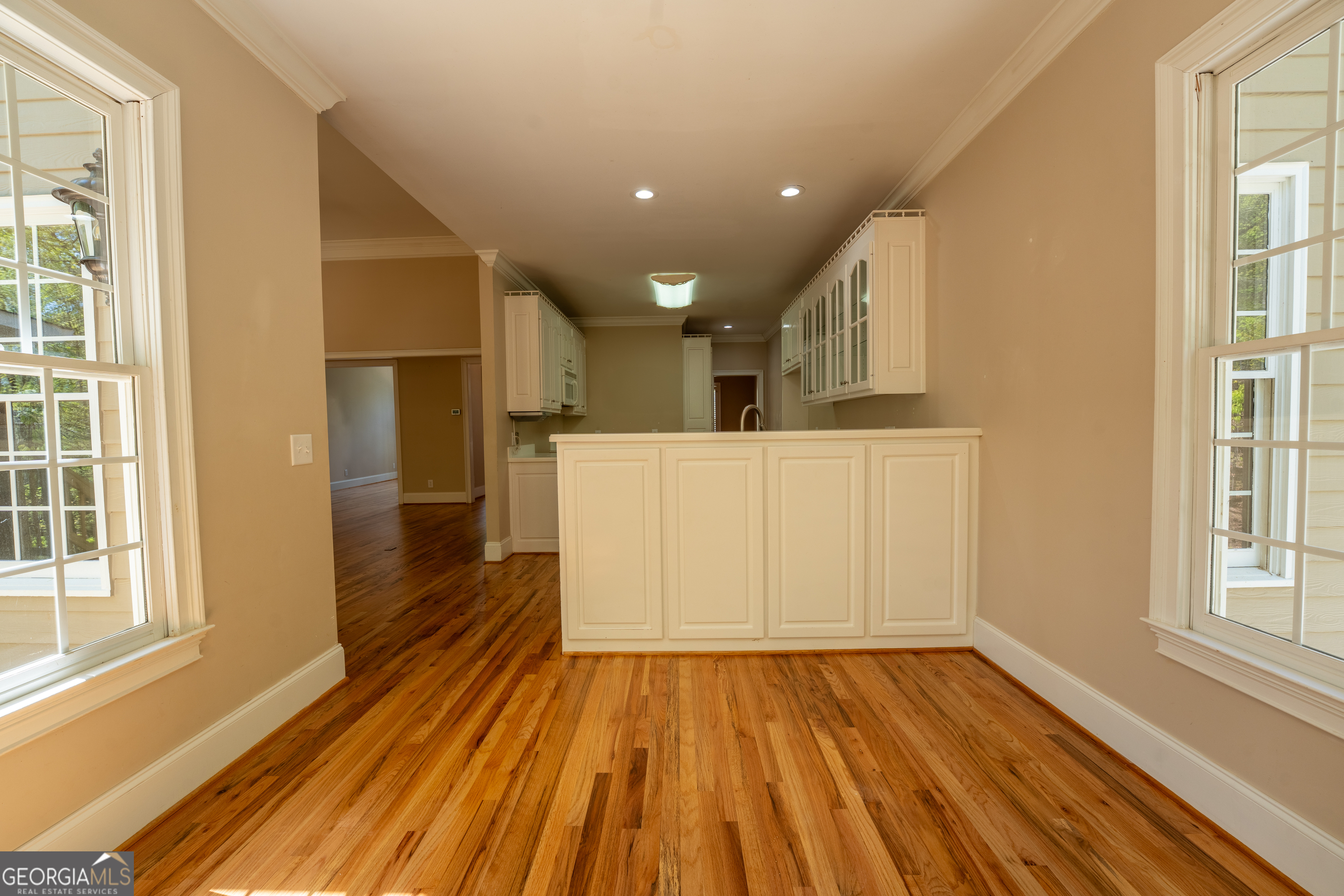 Clarkesville, Georgia 30523, United States, 5 Bedrooms Bedrooms, ,5 BathroomsBathrooms,Residential,Active,109158