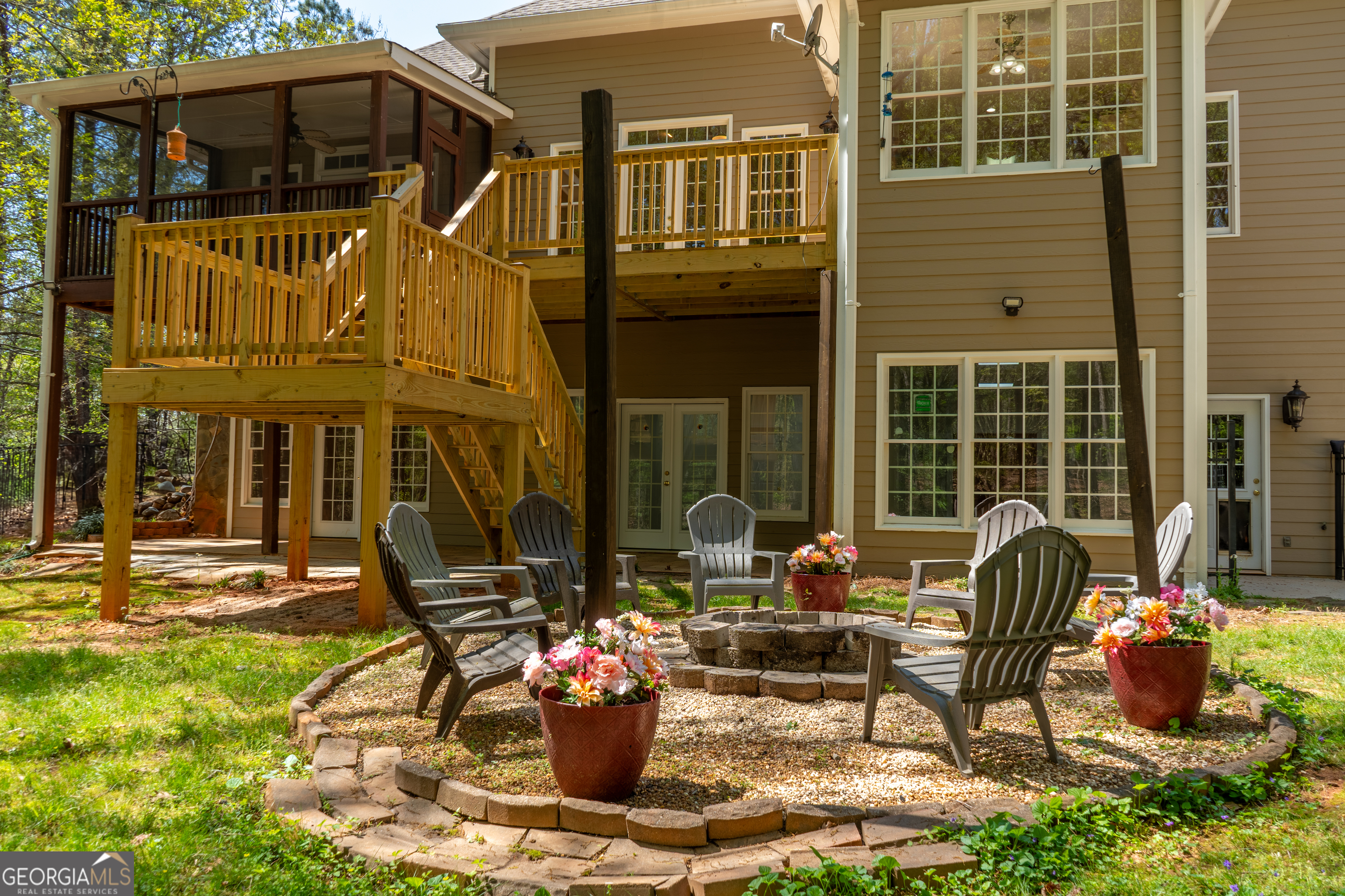 Clarkesville, Georgia 30523, United States, 5 Bedrooms Bedrooms, ,5 BathroomsBathrooms,Residential,Active,109158