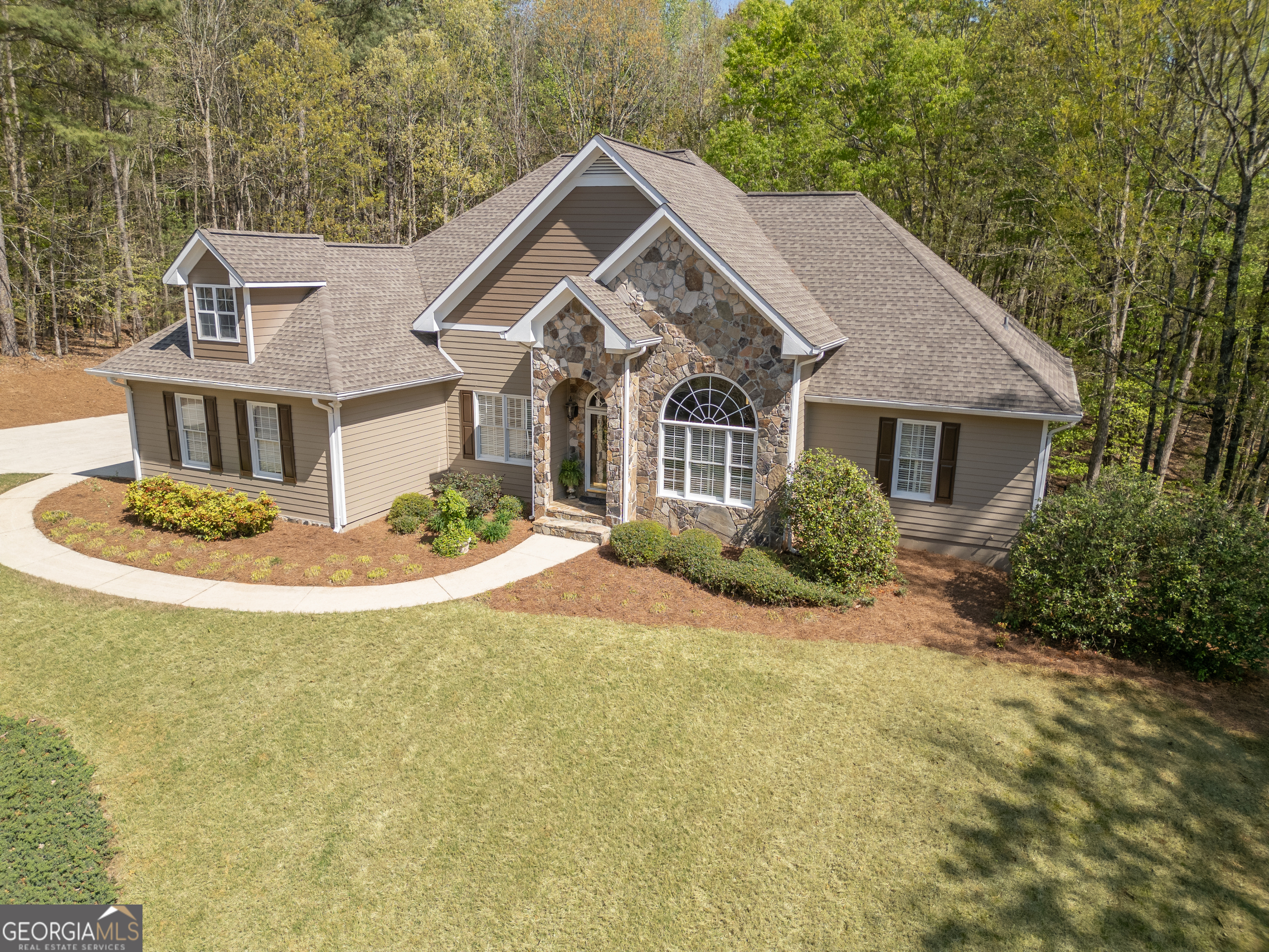 Clarkesville, Georgia 30523, United States, 5 Bedrooms Bedrooms, ,5 BathroomsBathrooms,Residential,Active,109158