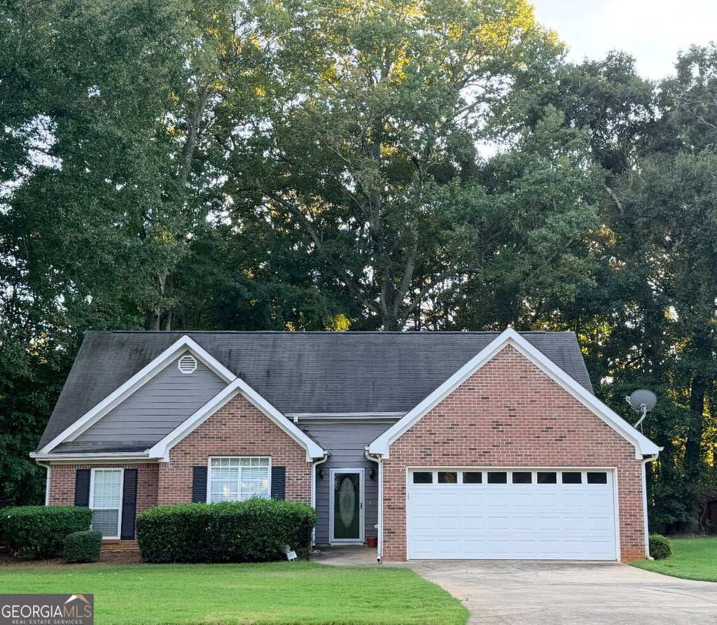 Photo of 381 Newcastle Vista, McDonough, GA 30253 (MLS # 10846474)