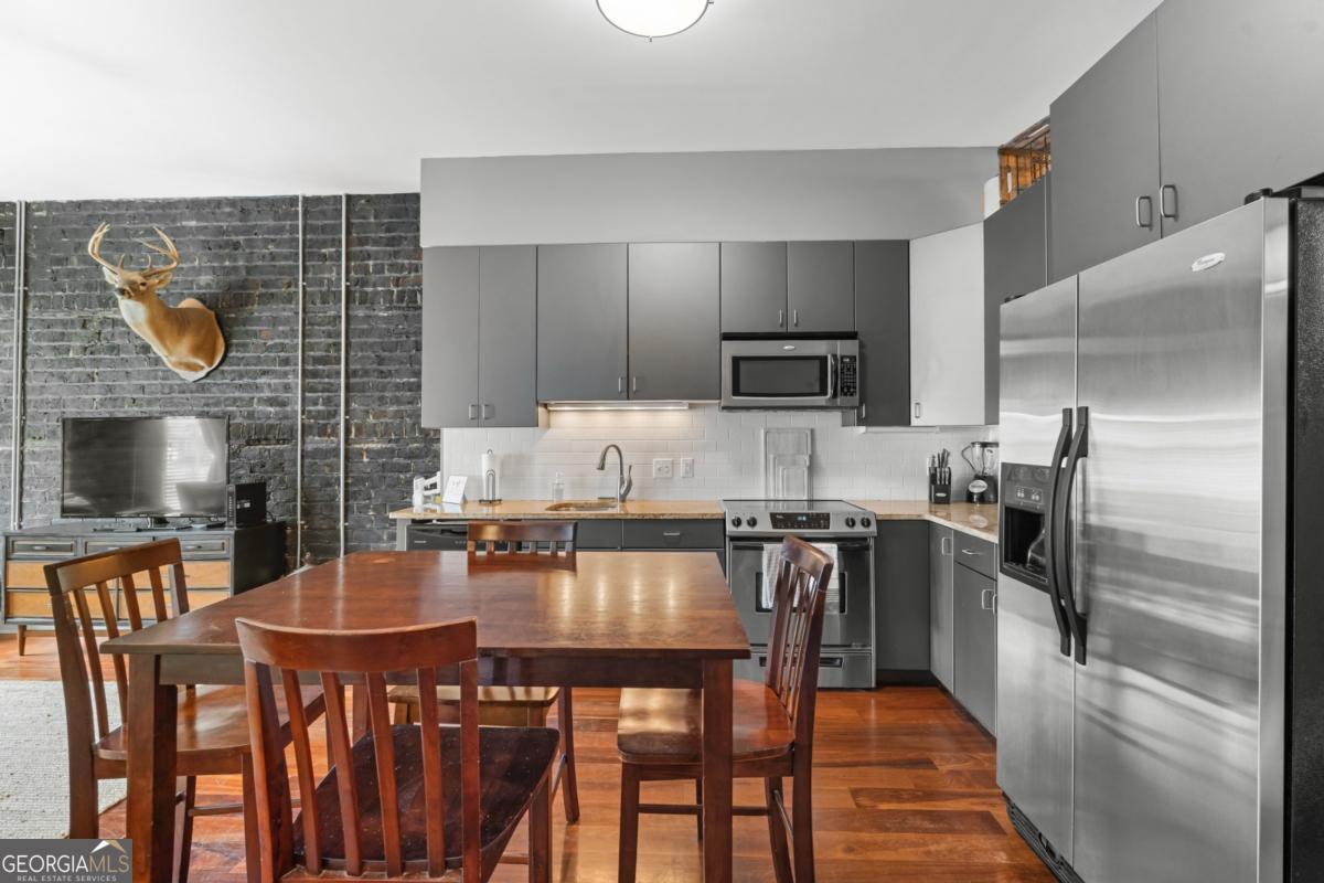 310 W Broughton ST 3011