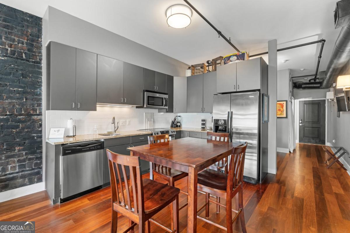 310 W Broughton ST 3011