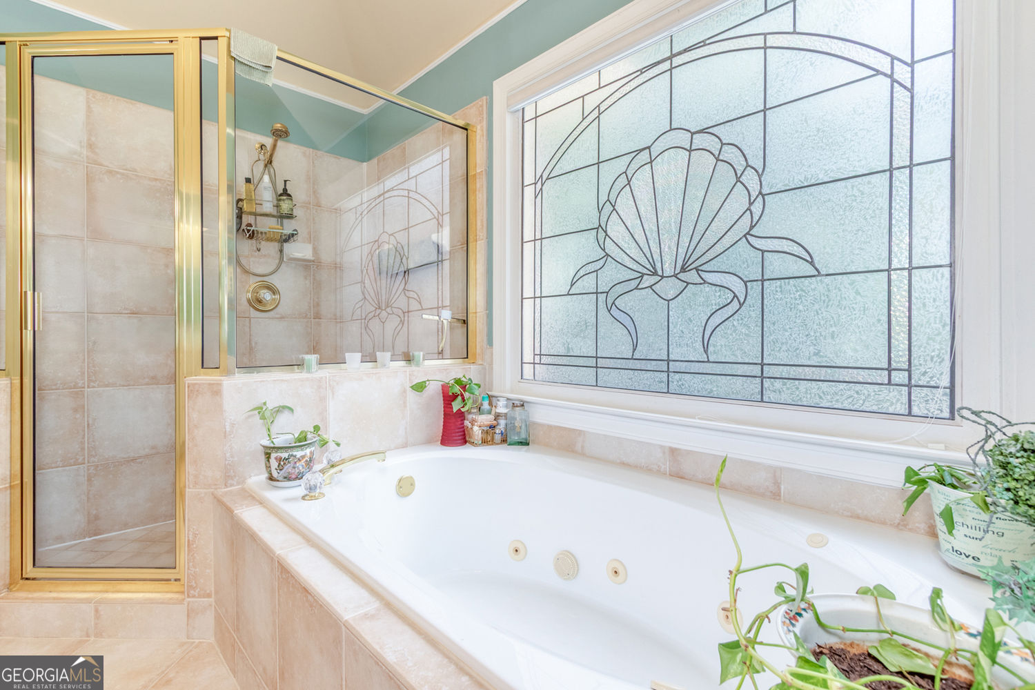 Alpharetta, Georgia 30022, United States, 5 Bedrooms Bedrooms, ,5 BathroomsBathrooms,Residential,Pending,182551