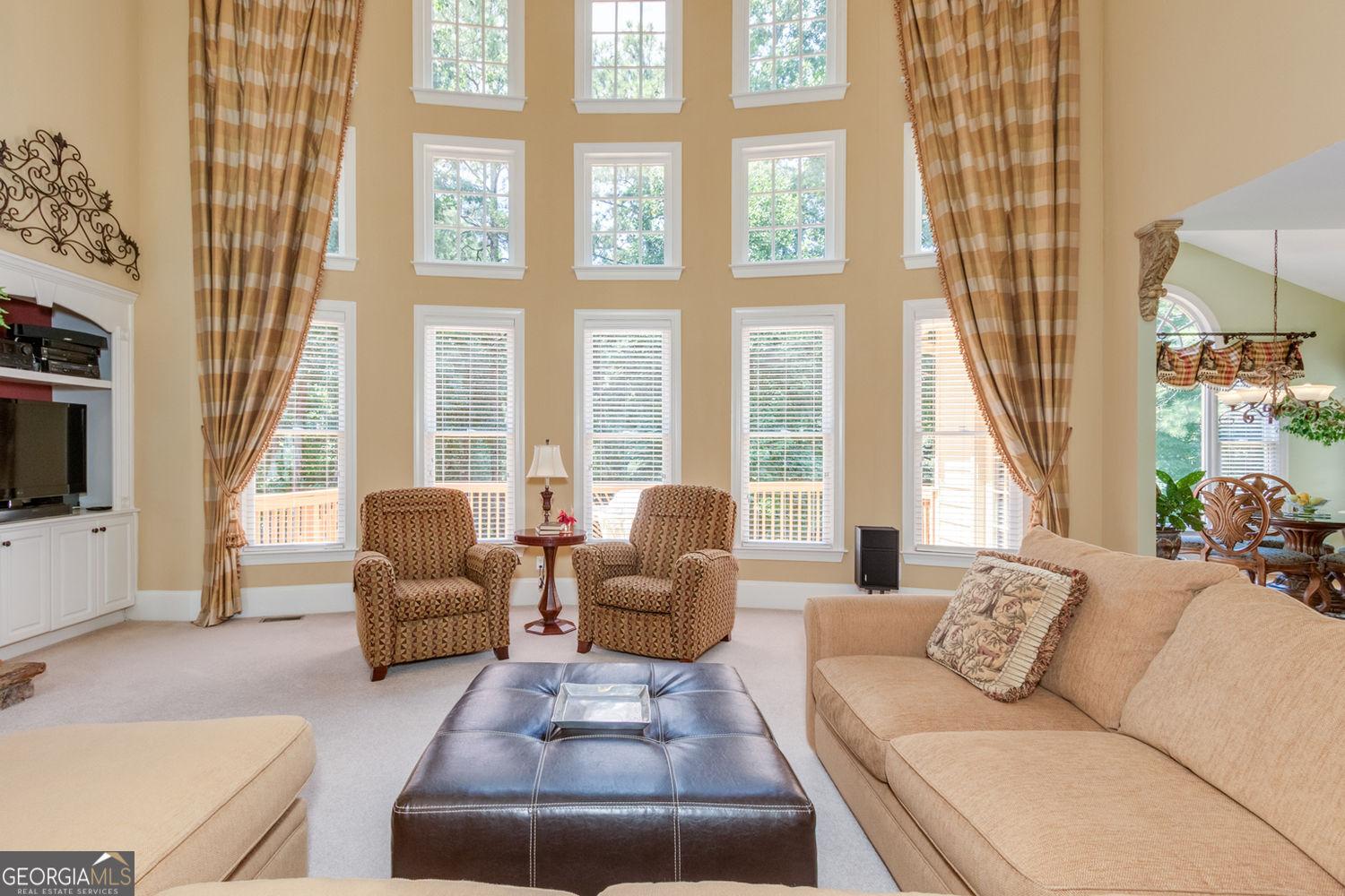 Alpharetta, Georgia 30022, United States, 5 Bedrooms Bedrooms, ,5 BathroomsBathrooms,Residential,Pending,182551