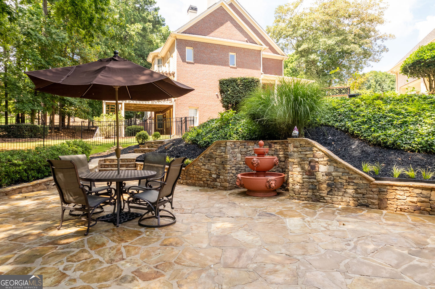 Alpharetta, Georgia 30022, United States, 5 Bedrooms Bedrooms, ,5 BathroomsBathrooms,Residential,Pending,182551