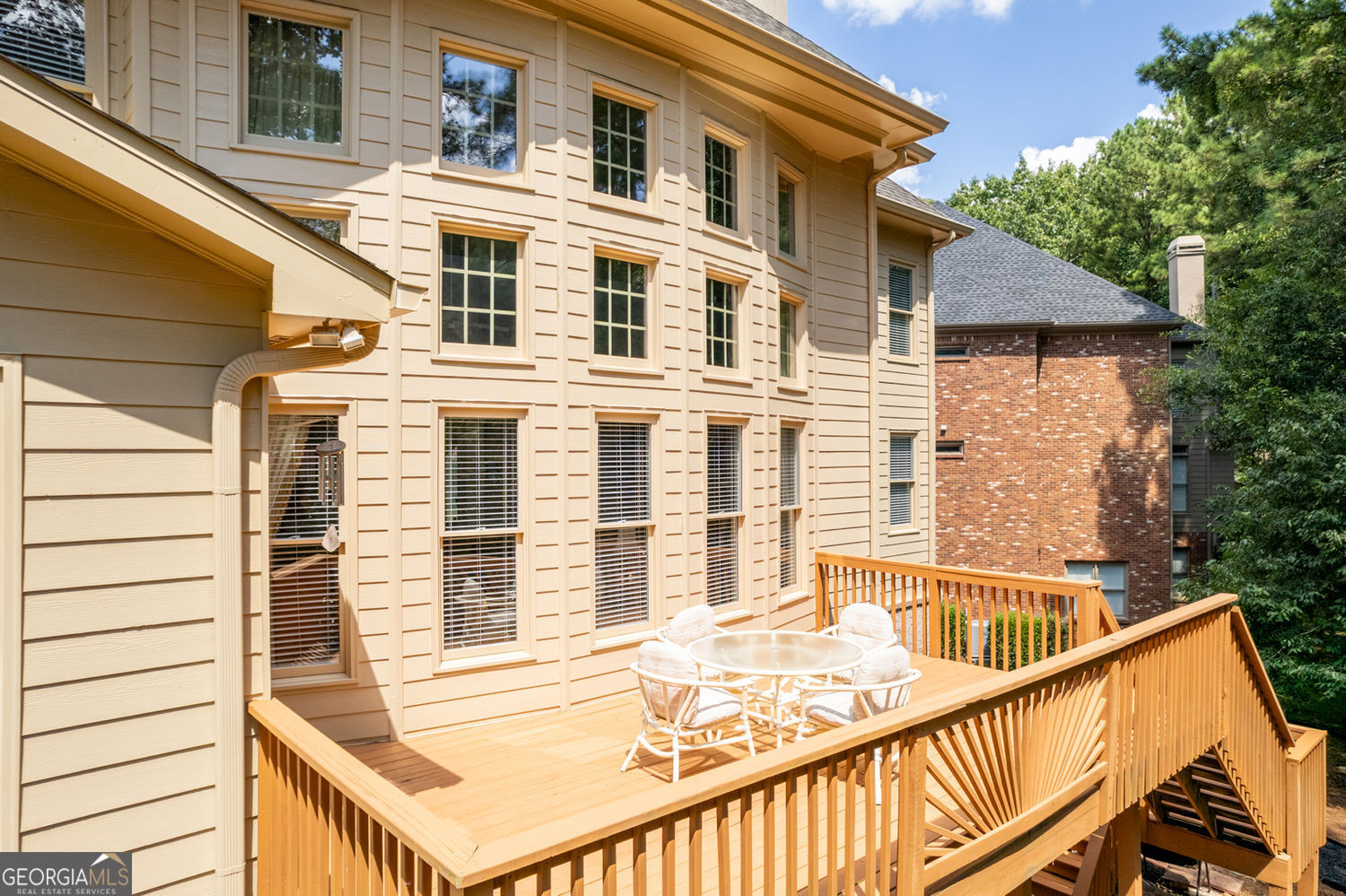 Alpharetta, Georgia 30022, United States, 5 Bedrooms Bedrooms, ,5 BathroomsBathrooms,Residential,Pending,182551