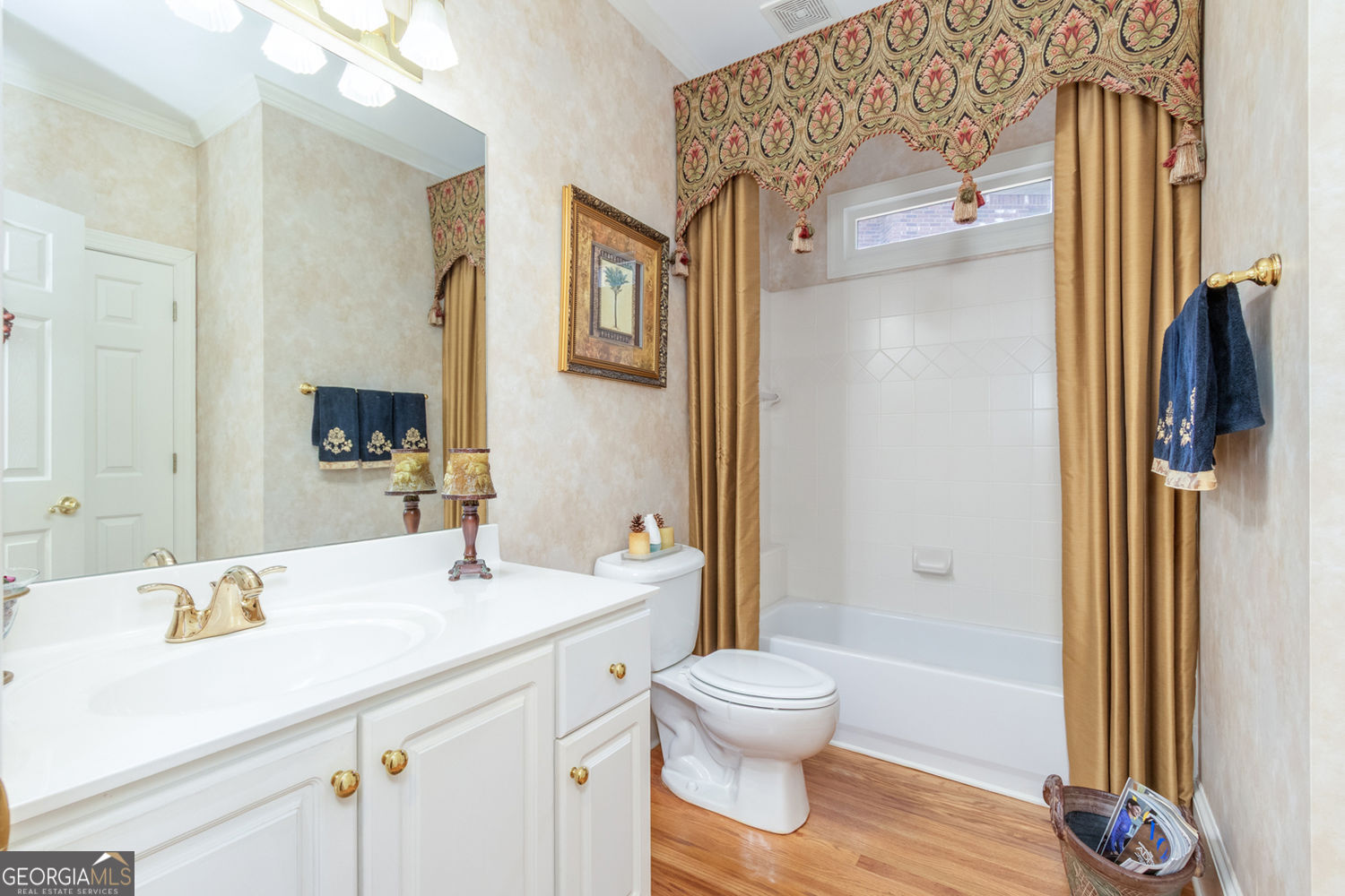 Alpharetta, Georgia 30022, United States, 5 Bedrooms Bedrooms, ,5 BathroomsBathrooms,Residential,Pending,182551