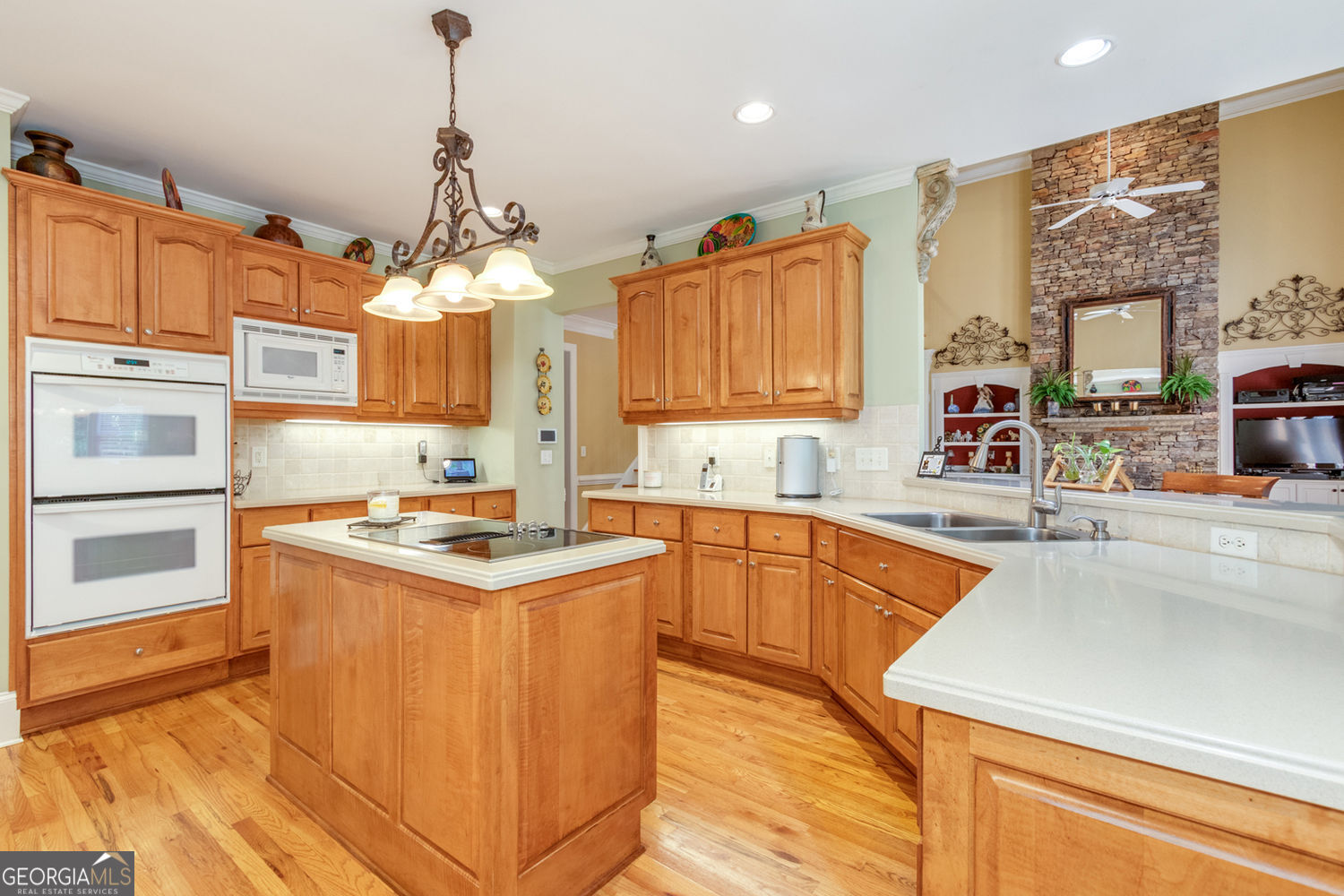 Alpharetta, Georgia 30022, United States, 5 Bedrooms Bedrooms, ,5 BathroomsBathrooms,Residential,Pending,182551