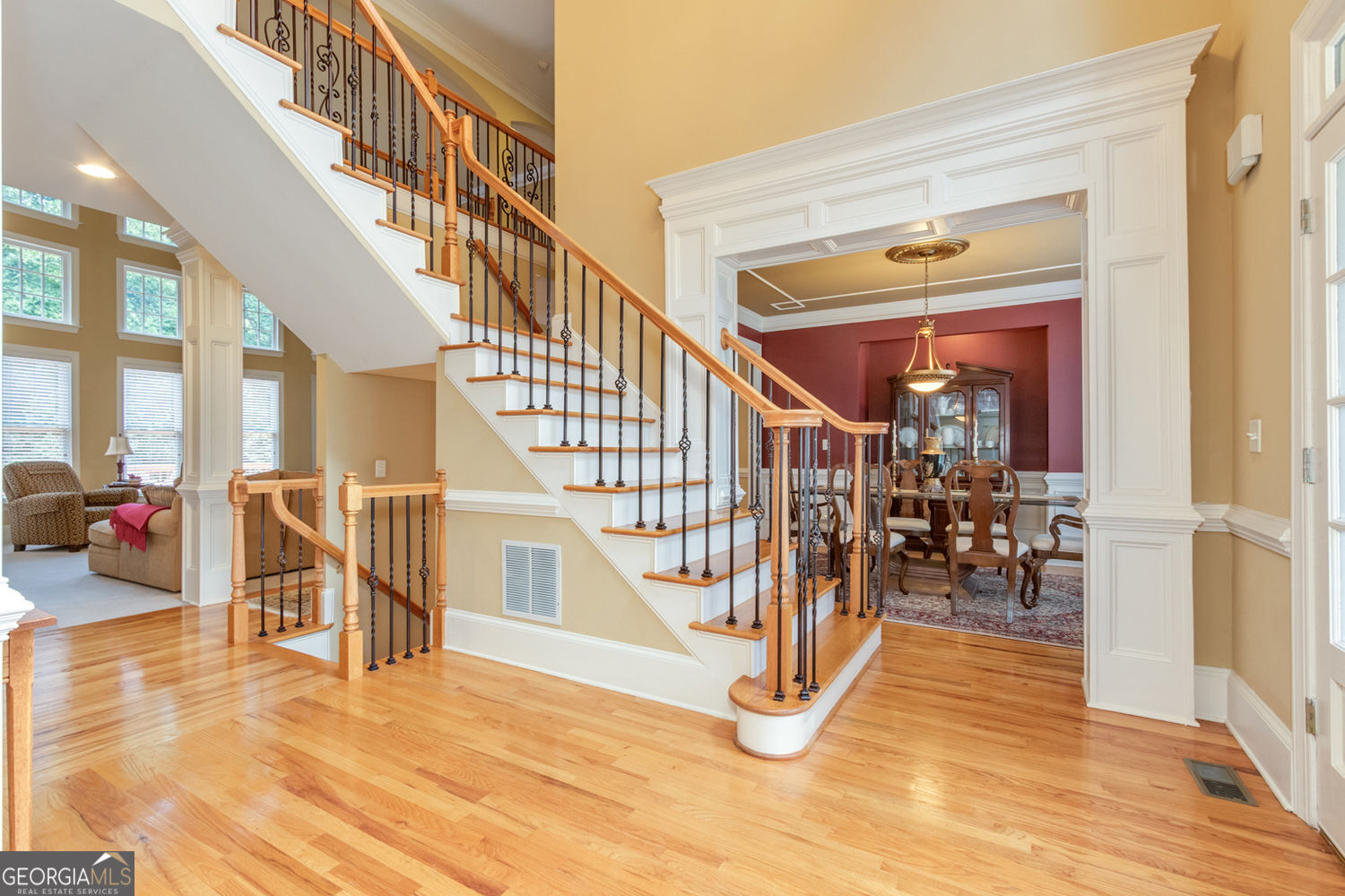 Alpharetta, Georgia 30022, United States, 5 Bedrooms Bedrooms, ,5 BathroomsBathrooms,Residential,Pending,182551