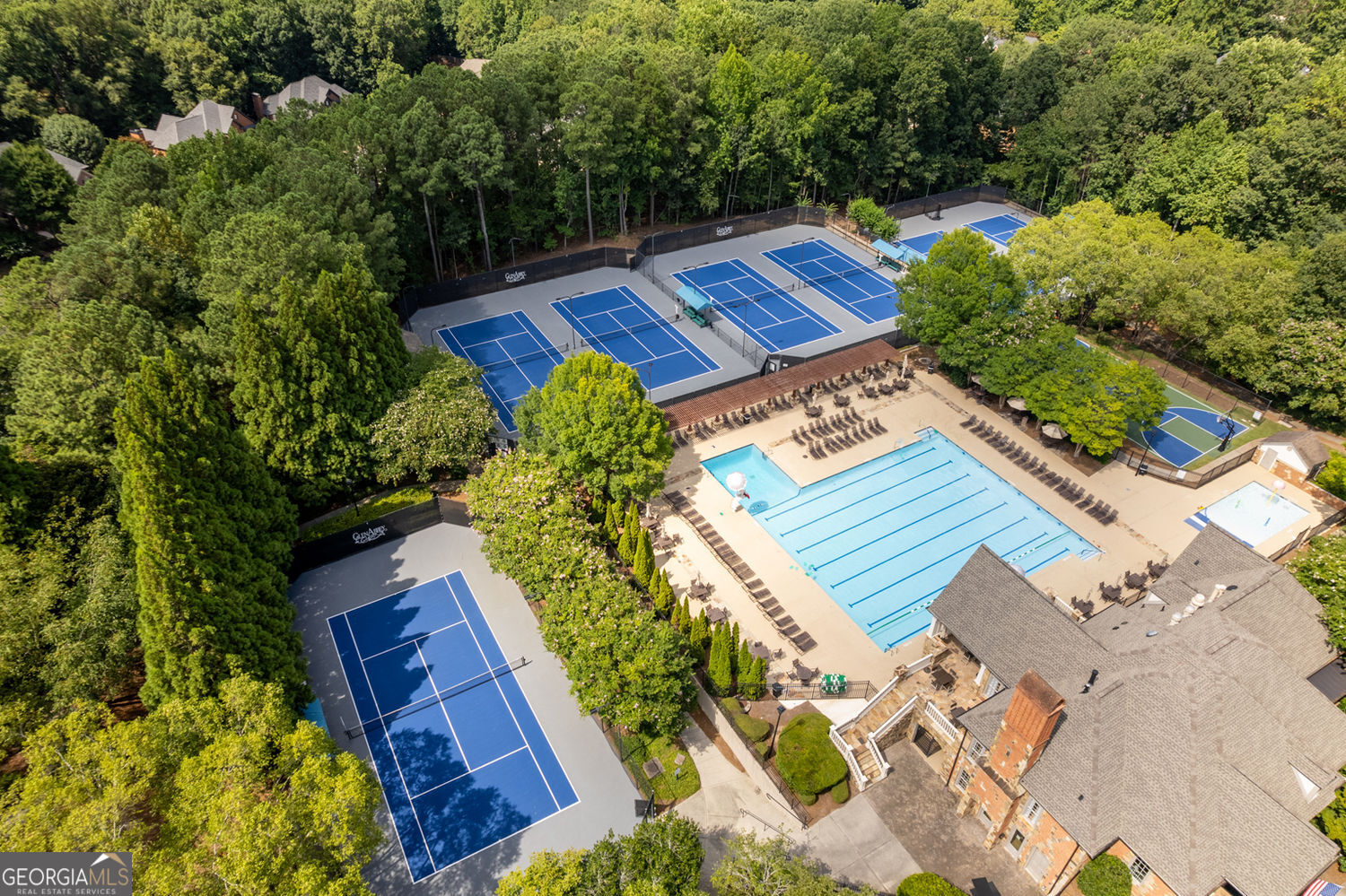 Alpharetta, Georgia 30022, United States, 5 Bedrooms Bedrooms, ,5 BathroomsBathrooms,Residential,Pending,182551